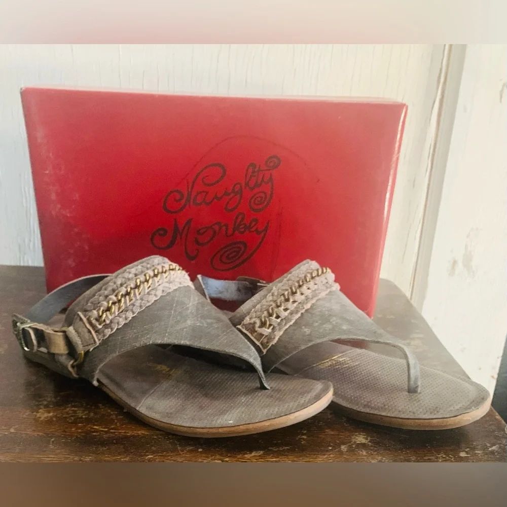 🙊🙊Naughty Monkey- Gray/Black‎ Enchilado Sandal-NWOT.